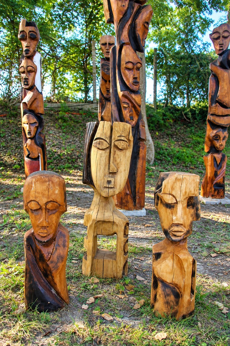 Three busts — Vincenzo Follykoué